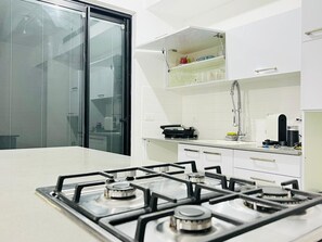 Microwave, oven, stovetop, coffee/tea maker