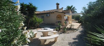 Sonniges Ferienhaus mit privatem Pool