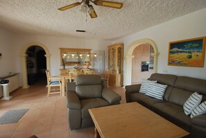 TV - Wonderful holiday villa with private pool (Benisa)