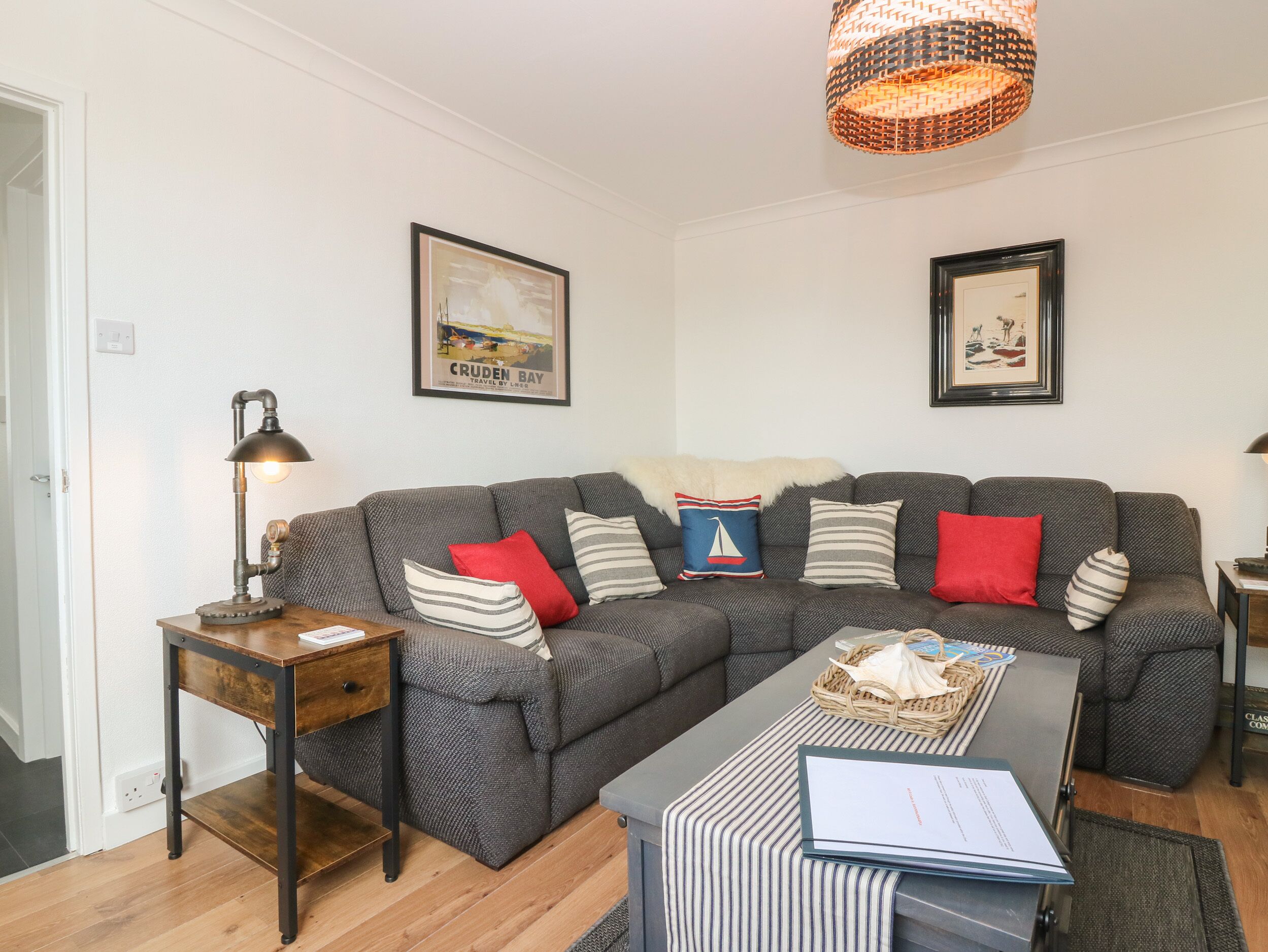 SHELL COTTAGE, pet friendly, character holiday cottage in Cruden Bay