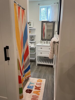 Shower, hair dryer, towels, soap - 20 Steps 'till Toes in the Sand with Private Beach Access (Tybee Island)