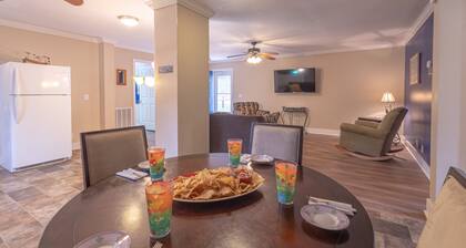 ADA-Friendly Estate Cottage • 2 King Beds • Quiet Retreat