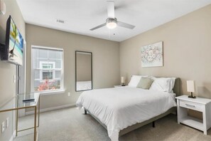 3 dormitoris, escriptori, planxa i posts de planxar i wifi gratuïta 