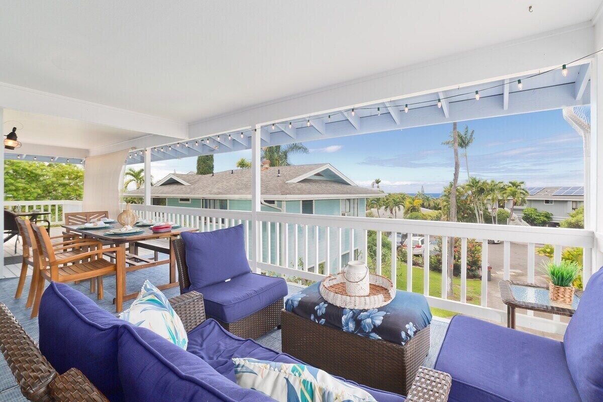 Jubilee By The Sea! Near the Beach & Town with Two Kitchens, Deck & Views!