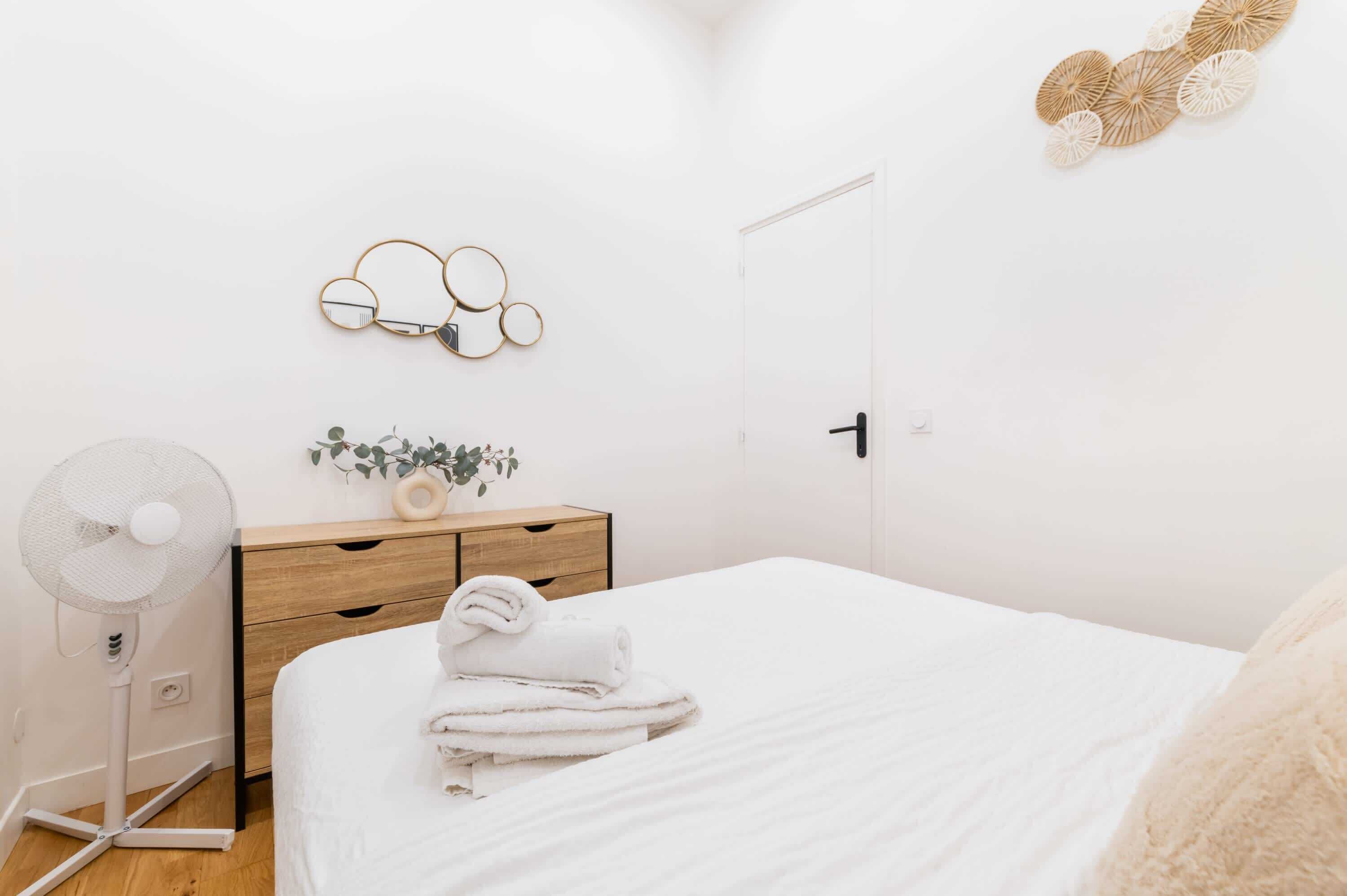 Iron/ironing board, WiFi, bed sheets