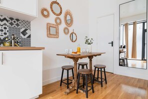 Dining - Charmant 2 pieces central Les Halles a deux pas (Paris)