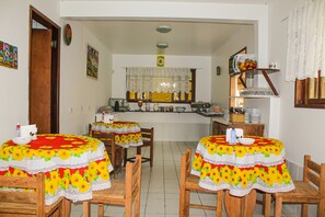 Desayuno buffet incluido todos los días 