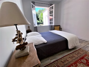 4 slaapkamers, een strijkplank/strijkijzer, gratis wifi