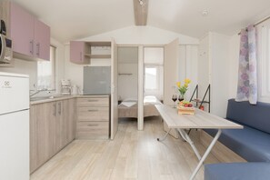 House, 3 Bedrooms, Balcony | Living room