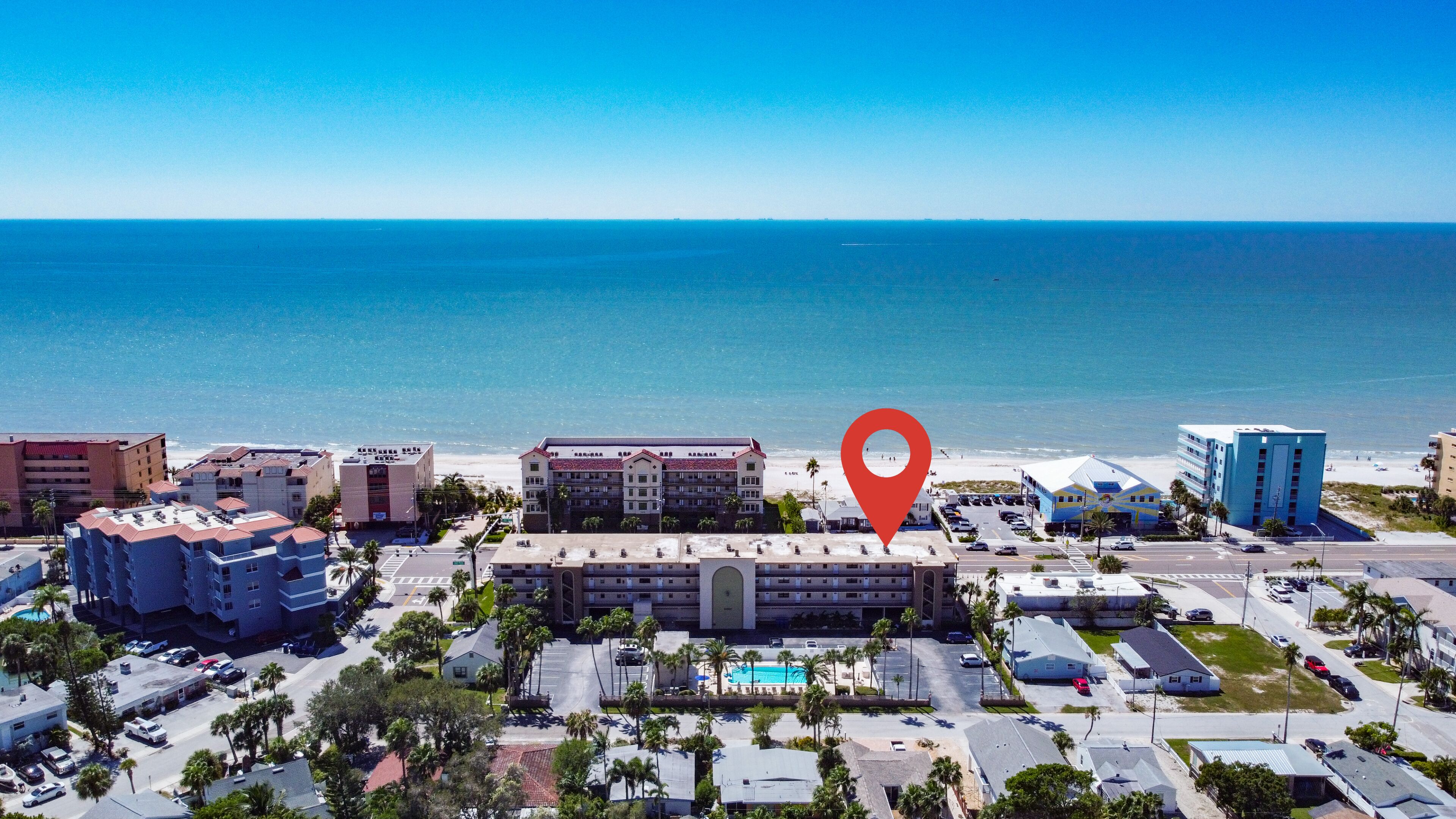 Condo Near Beach/Restaurants/Heated Pool.