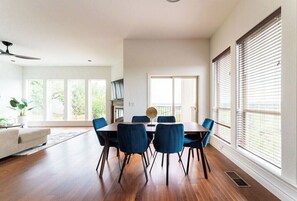 Dining - Relax & Play in Style: Luxury Home w/ Infinity Pool, Game Room & Alfresco Dining (Jonestown)