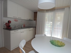 Réfrigérateur, lave-vaisselle