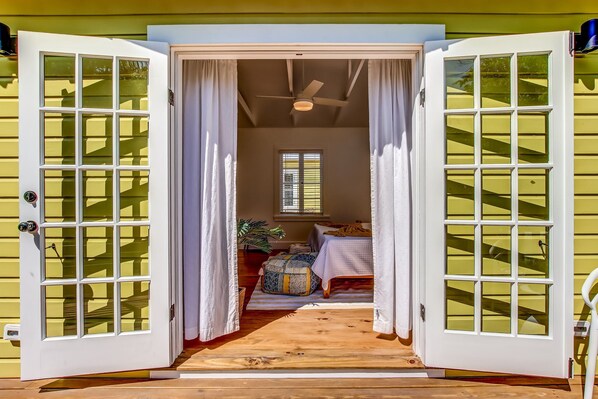 Terrace/patio - Bohemian Belle Cottage- Mins to DNTN/Dog Friendly (St. Augustine)