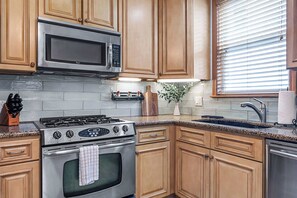 Fridge, microwave, oven, stovetop - Downtown Gem- Dog Friendly/Walk to Everything! (St. Augustine)
