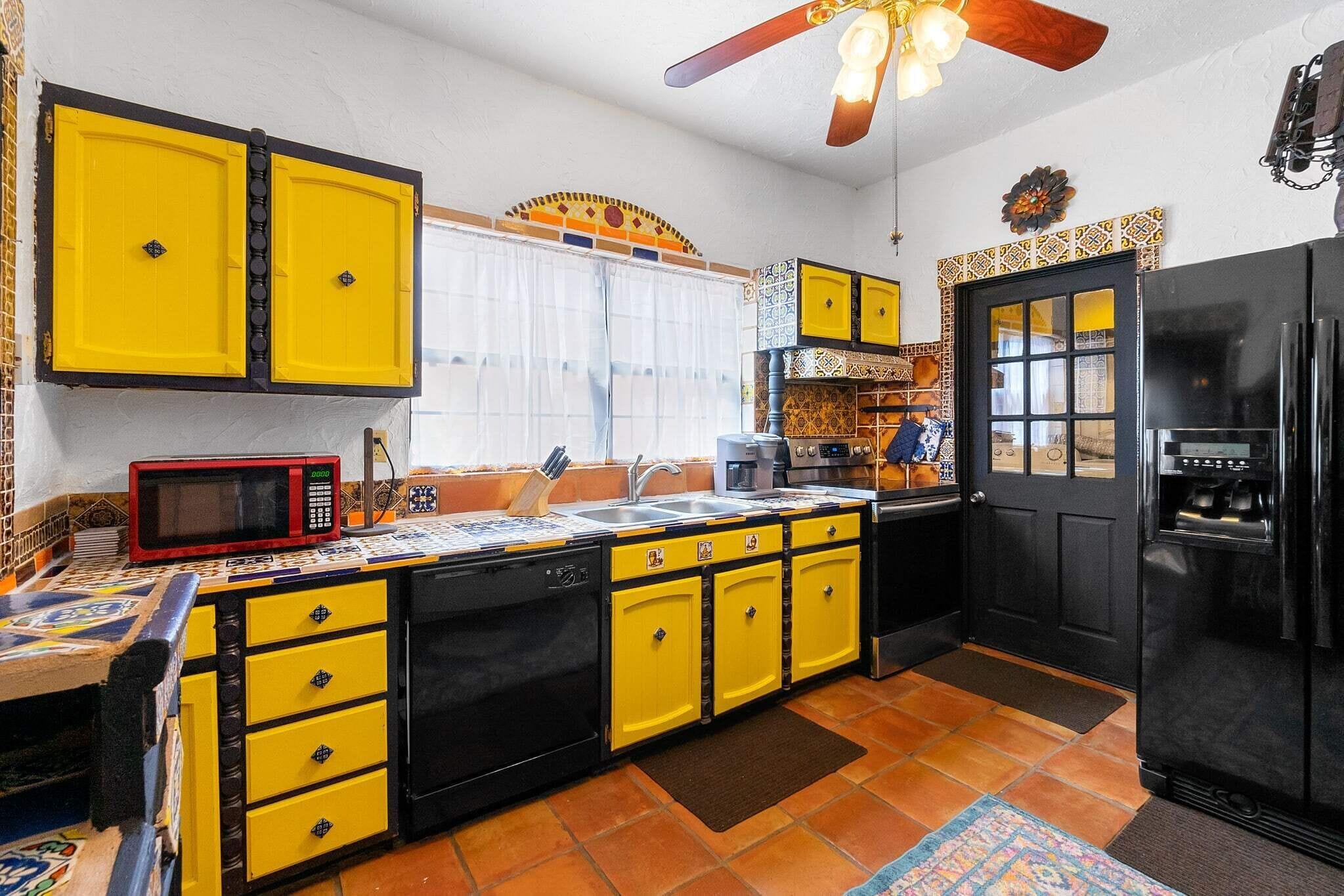 The Gaudi House- Pool/Minutes to DNTN and Beach