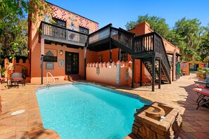 Pool - The Gaudi House- Pool/Minutes to DNTN and Beach (St. Augustine)