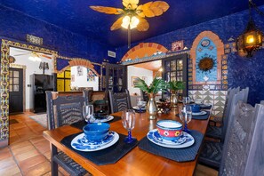 Dining - The Gaudi House- Pool/Minutes to DNTN and Beach (St. Augustine)