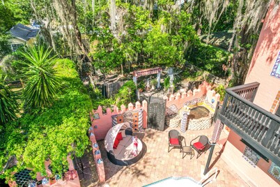 The Gaudi House- Pool/Minutes to DNTN and Beach