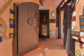 Interior - The Gaudi House- Pool/Minutes to DNTN and Beach (St. Augustine)