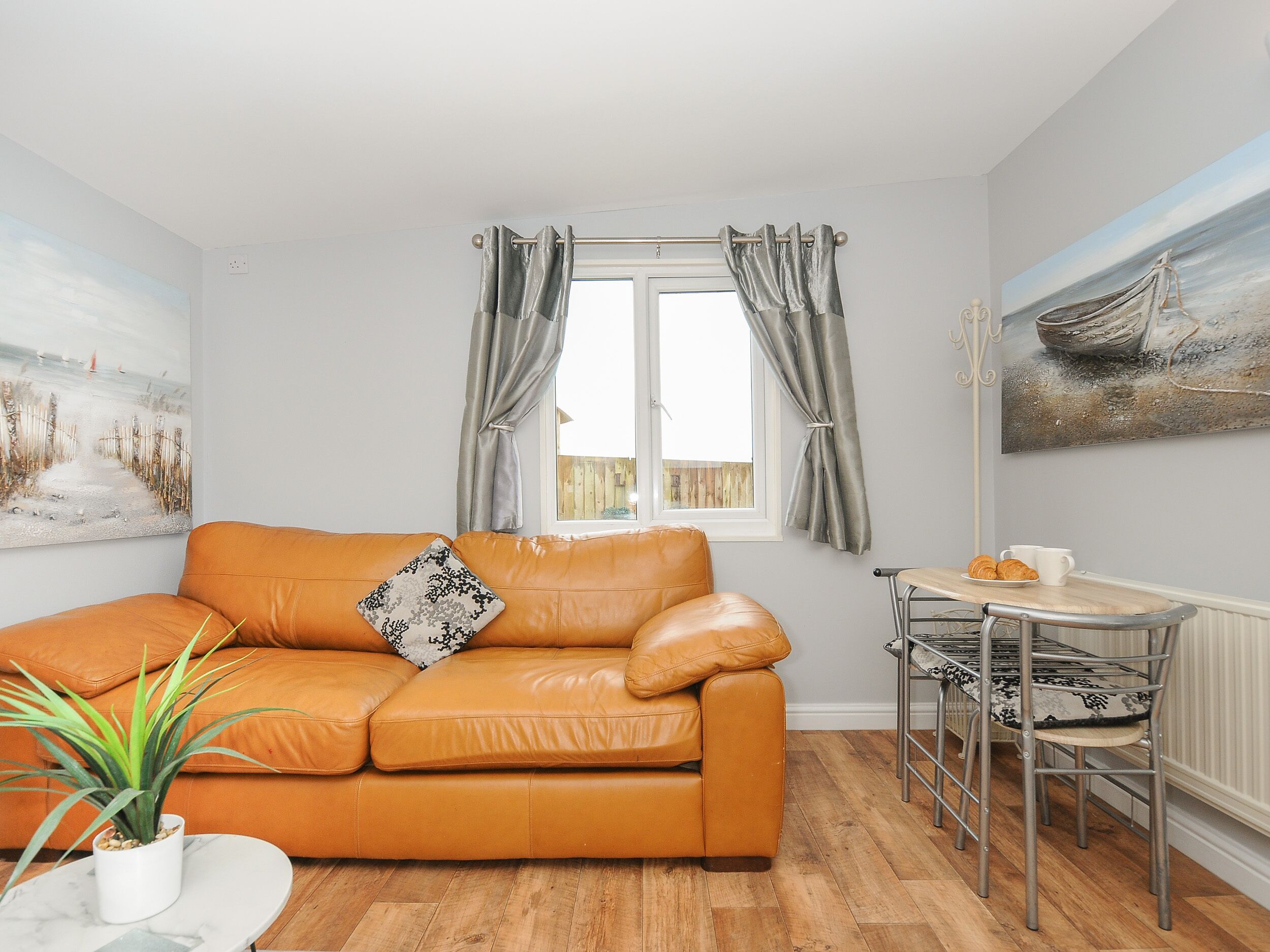 THE CABIN, romantic, with a garden in Wainhouse Corner