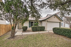 Exterior - Copy 2 Expedia (Converse)