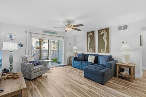 Smart-TV, DVD-Player, Bücher