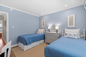 2 bedrooms, desk, iron/ironing board, free WiFi