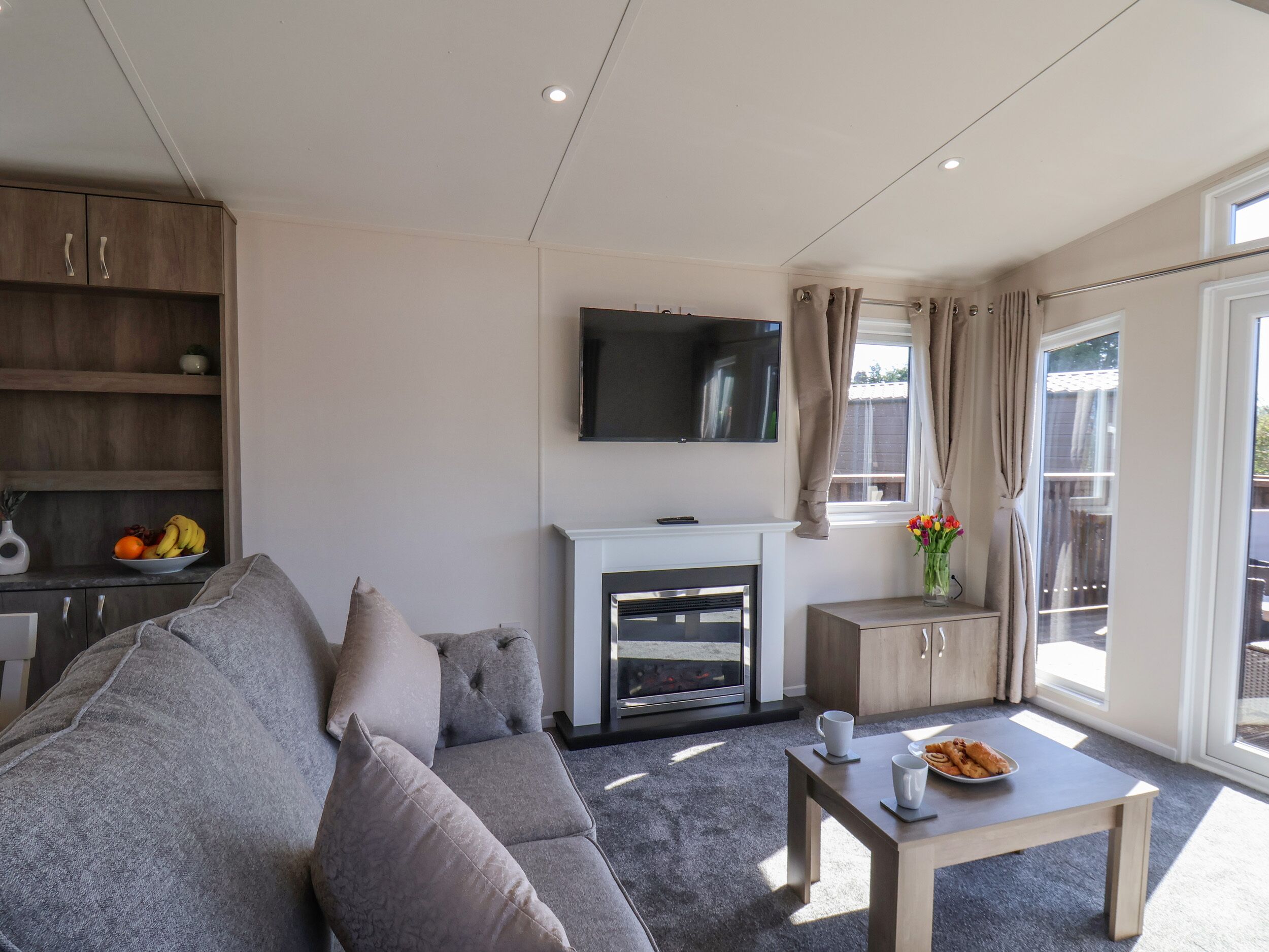 Honeysuckle Lodge, Pet Friendly, Luxury Holiday Cottage In Staithes - Staithes