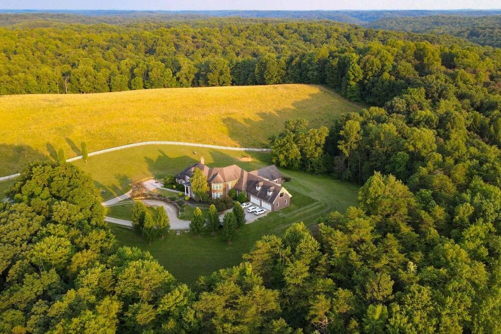 Hocking Manor - Exquisite luxury in Hocking Hills