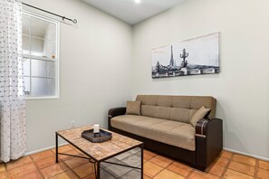 Smart TV y chimenea 