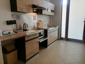 대용량 냉장고, 오븐, 토스터, 조리 도구/접시/주방 기구