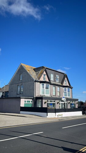 Elemental Surf Lodge