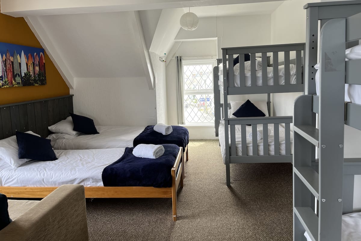 1 bedroom, free WiFi, bed sheets