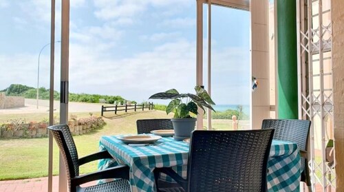 Family Beach Escape: fully-equipped 6 sleeper