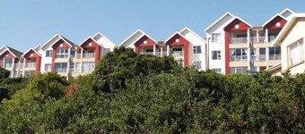Lagoon & Ocean View Retreat
