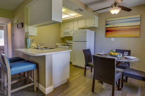 Summer Desert Oasis! Pool, Patio & Fast WiFi