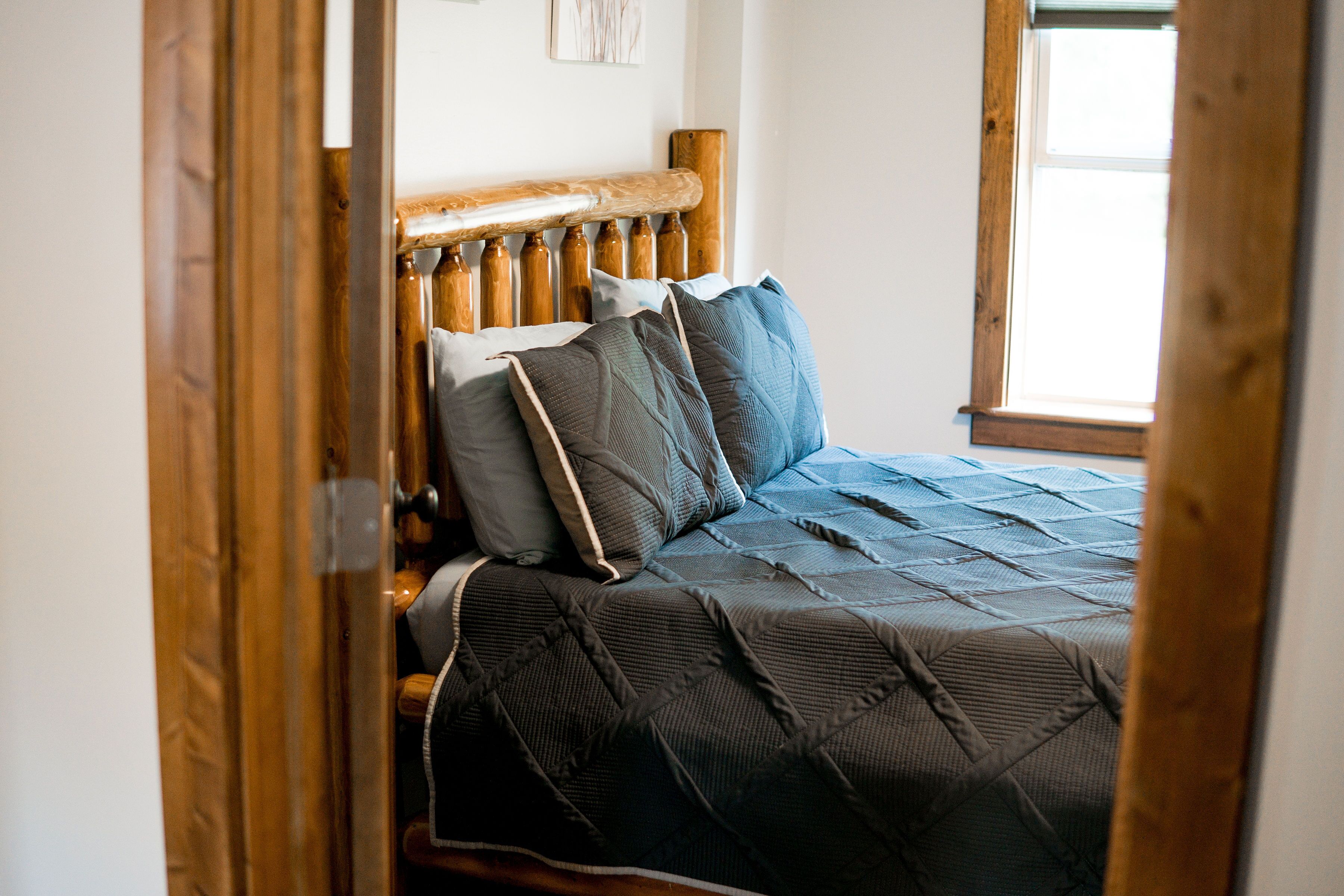 3 slaapkamers, een strijkplank/strijkijzer, wifi, beddengoed