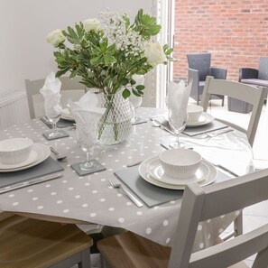 Dining - Modern Property in Town Centre Location With Parking (Ruthin, Denbighshire)
