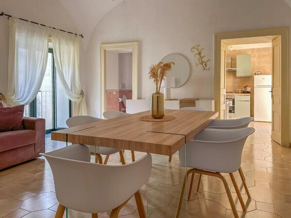 Classic-Apartment | Wohnbereich | Flachbildfernseher