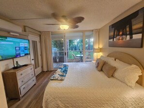 2 habitaciones, tabla de planchar con plancha y cuna de viaje 