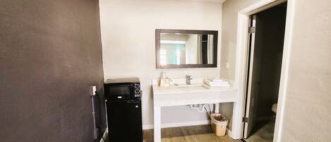 Desk, iron/ironing board, free WiFi, bed sheets