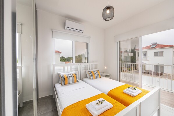 3 dormitorios, tabla de planchar con plancha, wifi gratis y ropa de cama