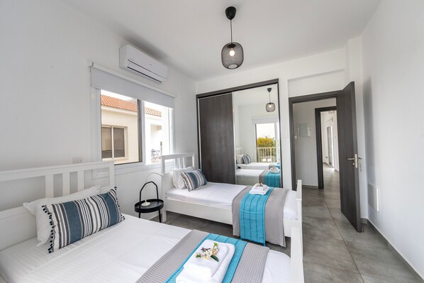 3 bedrooms, in-room safe, iron/ironing board, free WiFi