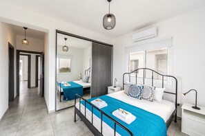 3 bedrooms, in-room safe, iron/ironing board, free WiFi