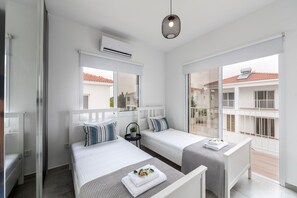 3 bedrooms, in-room safe, iron/ironing board, free WiFi
