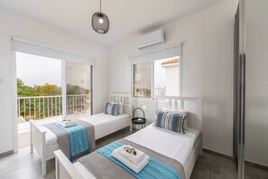 3 bedrooms, in-room safe, iron/ironing board, free WiFi - Napa Bay View Villa 4 (Ayia Napa)