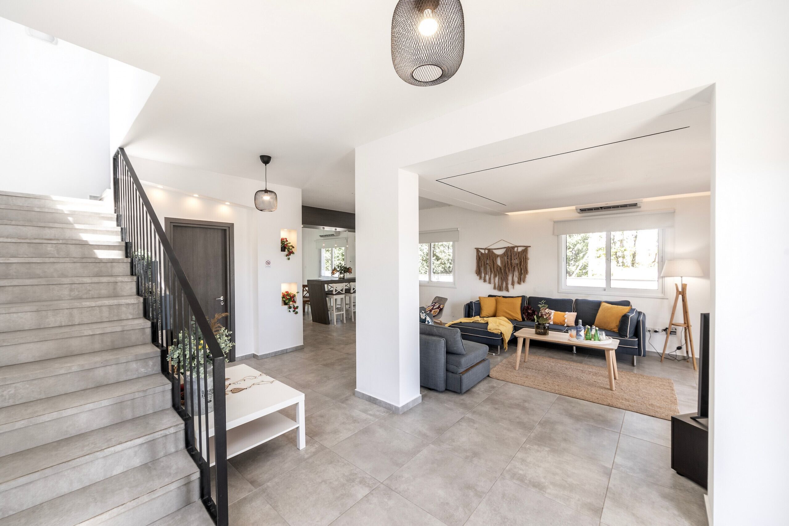 المنشأة من الداخل