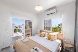 4 bedrooms, in-room safe, iron/ironing board, free WiFi