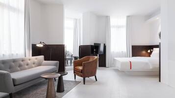 Chambre (Loft) | Literie hypoallergénique, coffres-forts dans les chambres, bureau