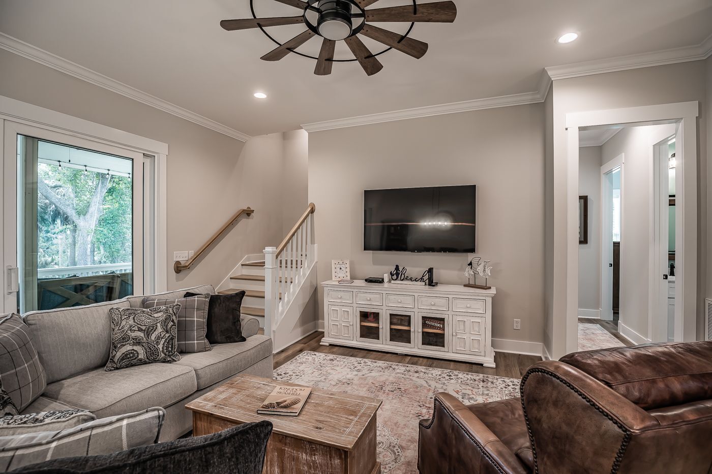 Sandy Feet Retreat - Five Bedroom House, Sleeps 15